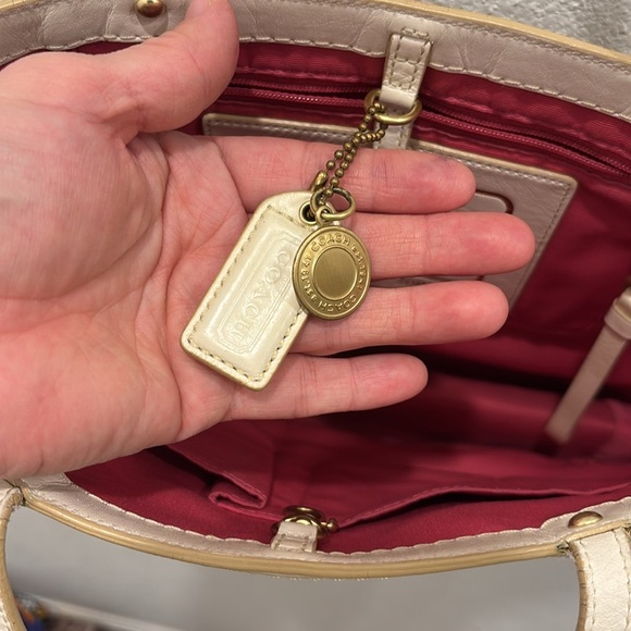 Coach Signature Legacy Stripe bag. - Picture 5 of 10